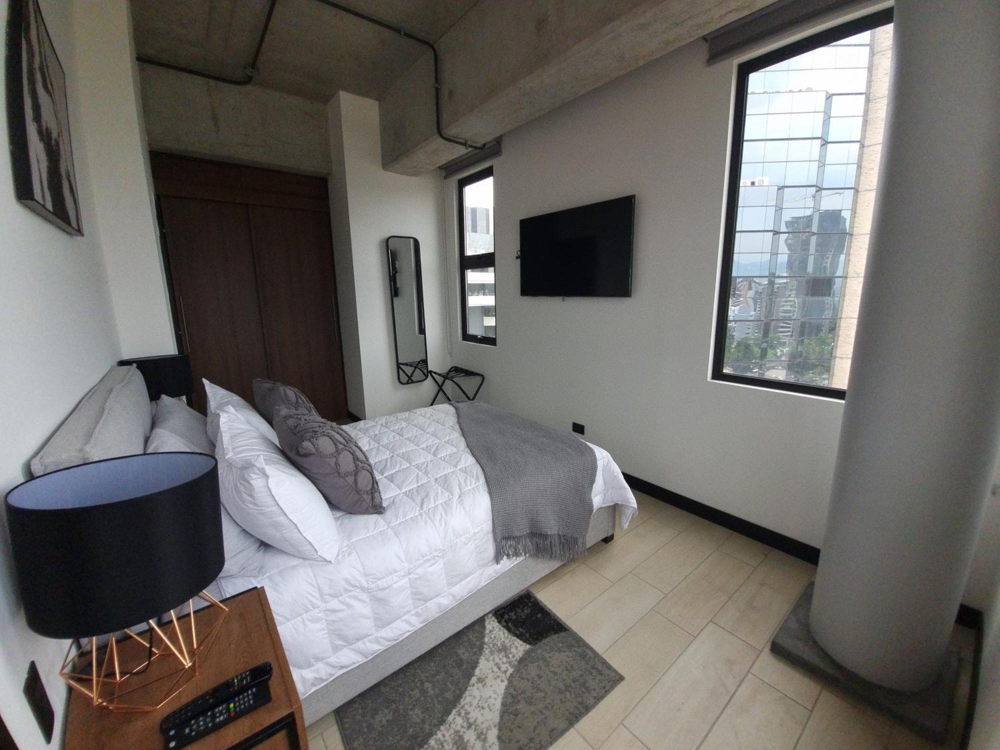גואטמלה Apartamento 2 Habitaciones, Edificio Eon, Zona 10, Turin מראה חיצוני תמונה